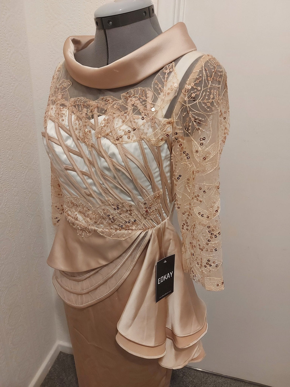 Dusty Pink Peplum Lace Appliqued Mother of the Bride Dress Knee-Length – close-up of the fabric and details