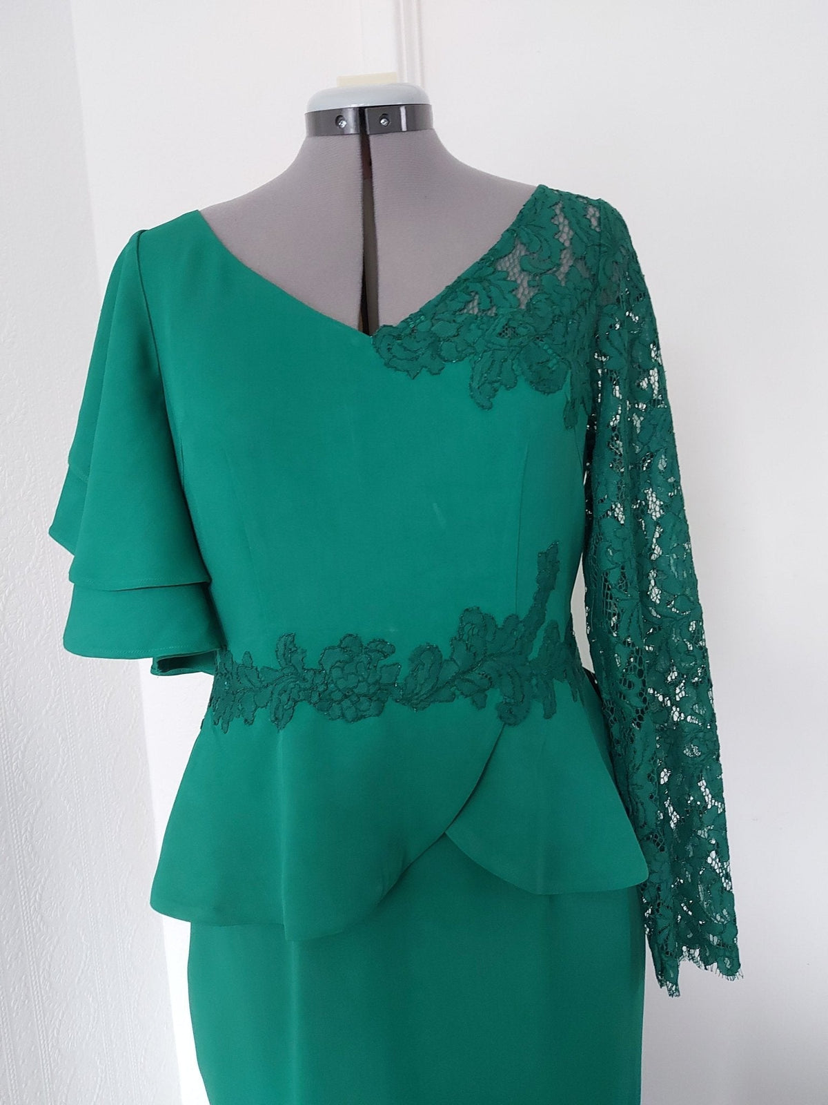 Green Satin Sheath Bride Dress with Unique Sleeves Knee-Length Lace – close-up of the fabric and details